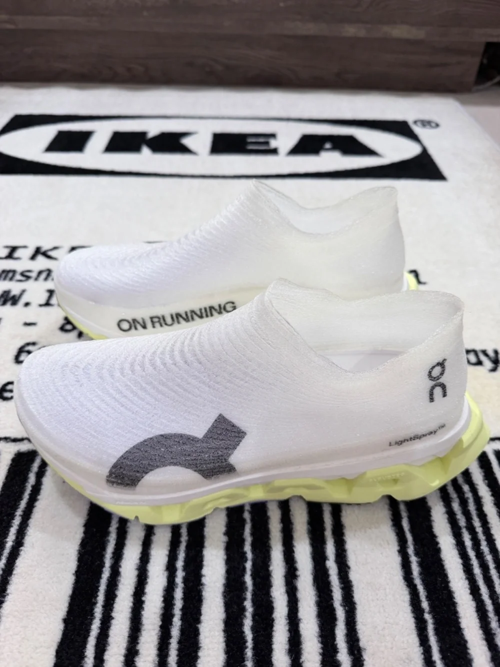 On Limited Edition Lightspray Cloudmonster 3 Hyper Running Shoes - 9.5us Men
